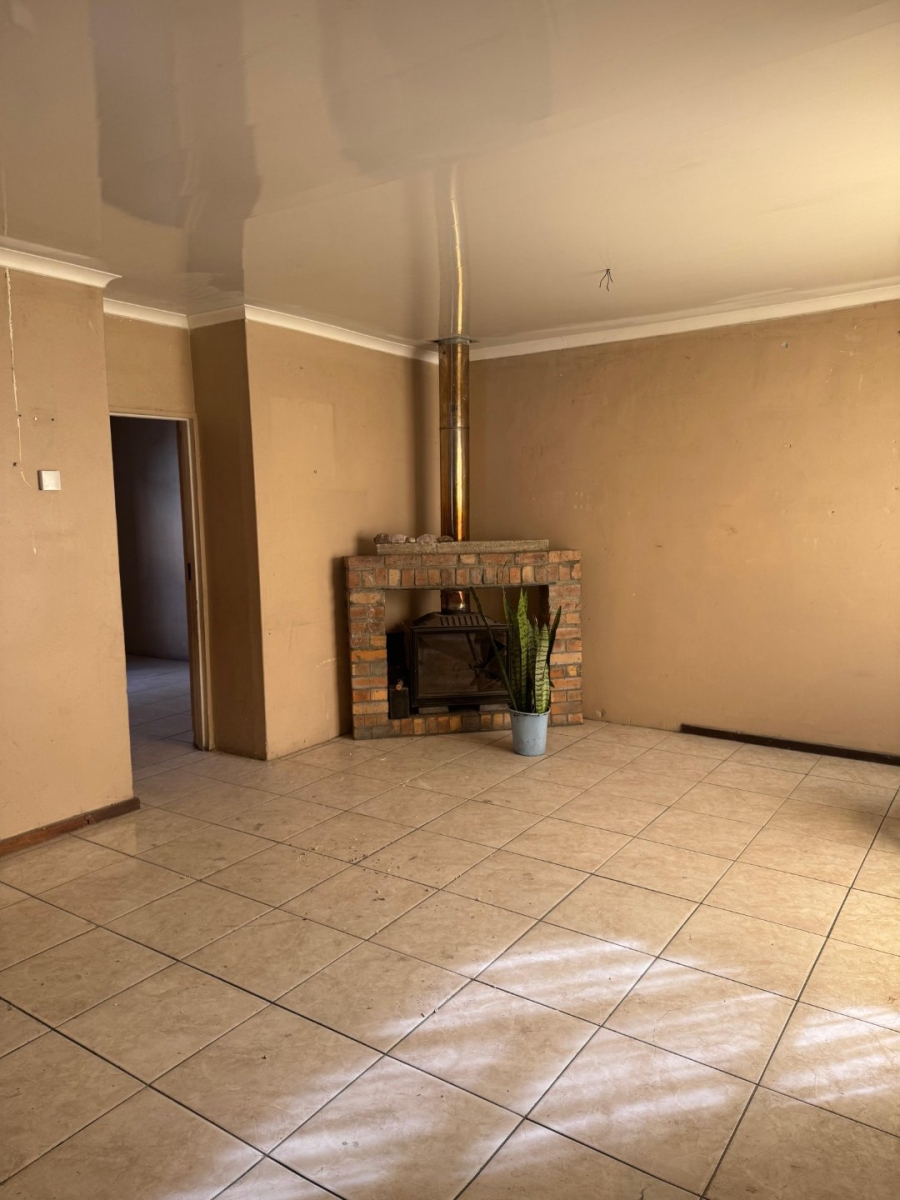 To Let 3 Bedroom Property for Rent in Hillcrest Heights Western Cape